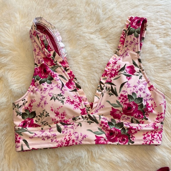 ⭐️ Mossimo Deep Red Floral Bikini Set - Picture 5 of 13
